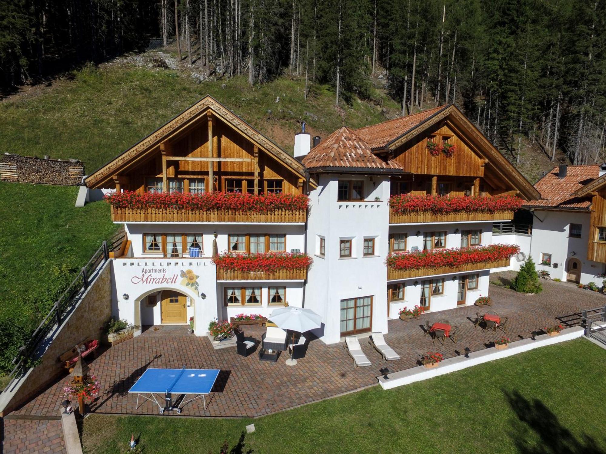 Apartments Mirabell Livinallongo Del Col Di Lana Eksteriør billede